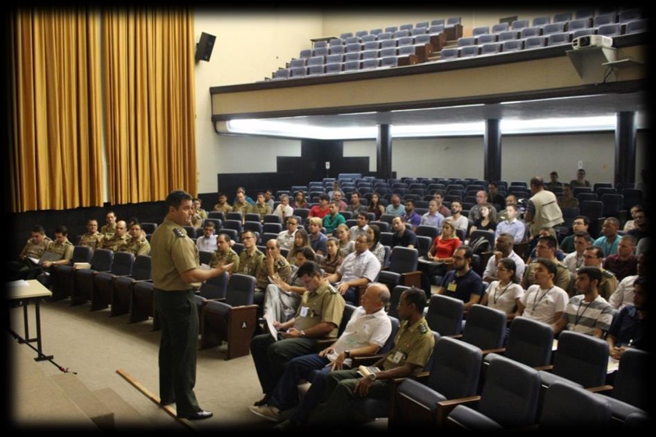 Esses cursos promovem a pesquisa em áreas estratégicas para o Exército e para o Brasil.