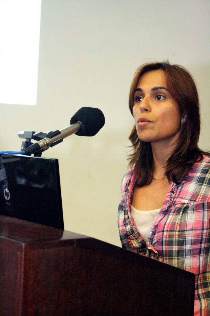 Mestre Ana Barbosa, Universidade de Aveiro Apresentação Supporting staff