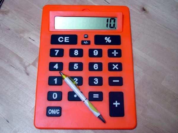 54 54 Figura 178. Calculadora A4 com as funções elementares. V.