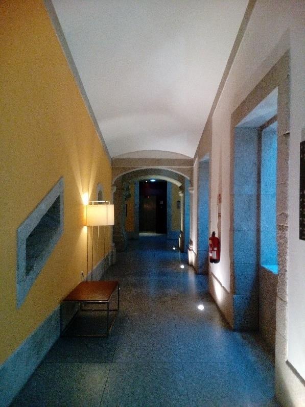 Na galeriji kata, tako i na drugim katovima, nalaze se hodnici koji slijede izvornu strukturu građevine (slika 79.).