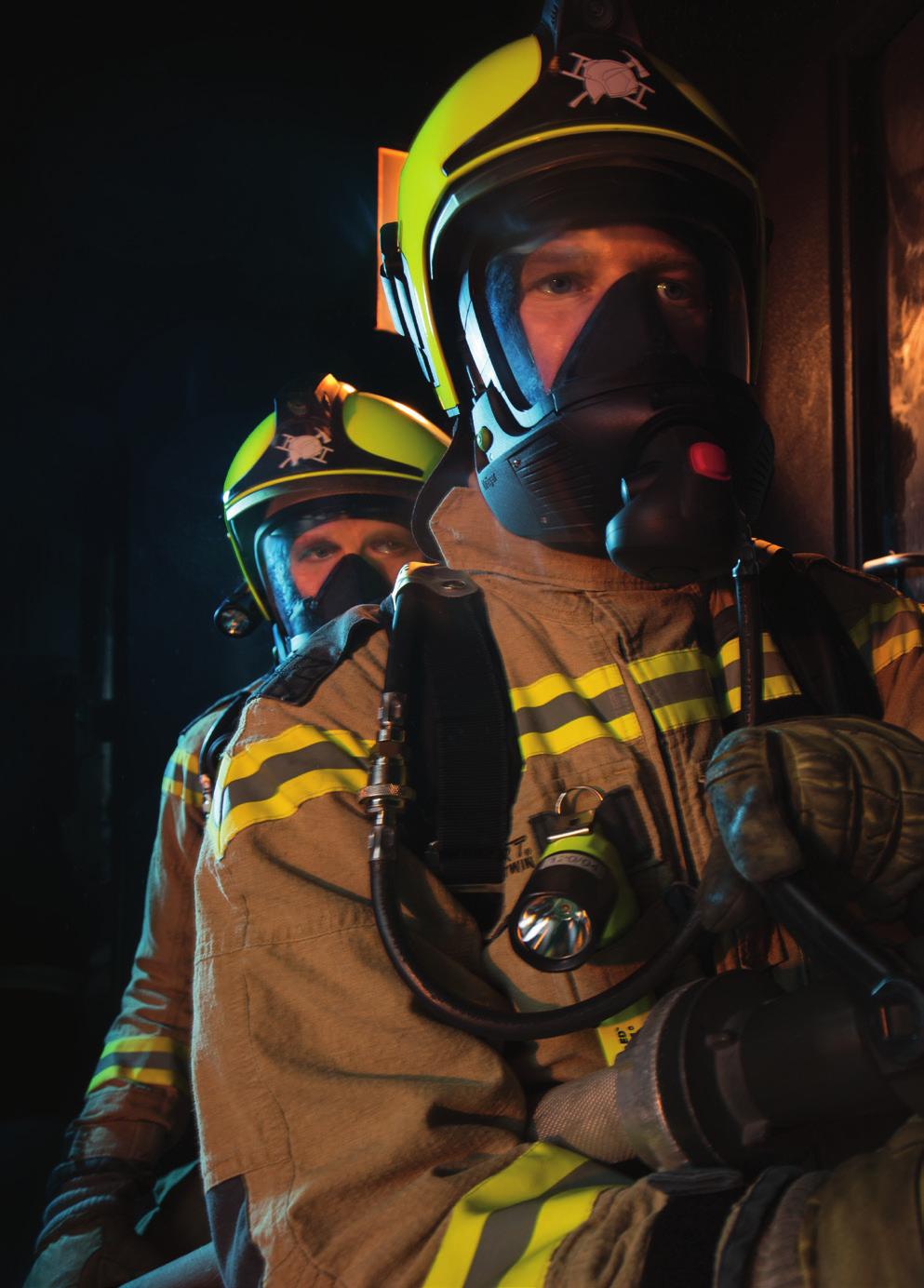 parceiro que ofereça equipamentos de qualidade, treinamento profissional seguro com meu equipamento, posso combater os incêndios com mais eficácia.