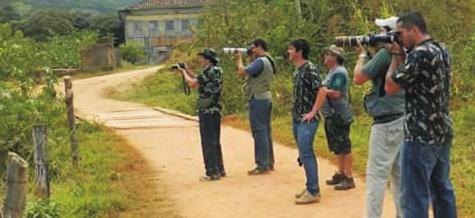 A observação de pássaros é um percurso turístico implantado pelo Circuito Villas e Fazendas de Minas, em parceria com a empresa Minas Birding e a Secretaria de Turismo de Rio Espera.