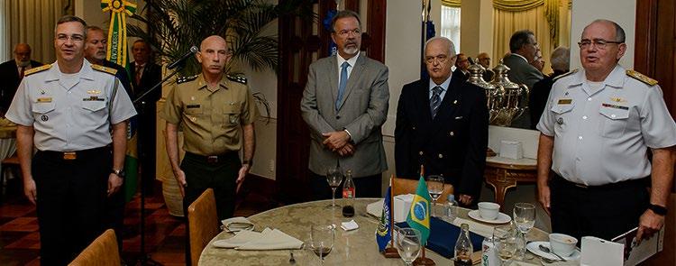 Junho 2017 11 ADESG homenageia Marinha por sua data magna Foto: Sgt Manfrim/MD ADESG espalhada pelo País para transmitir a importância do setor de defesa para o Brasil", assinalou Heck.