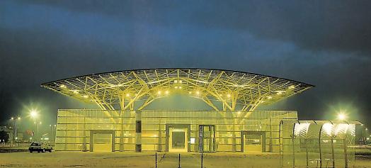 9b Fonte: CERVER, Francisco Asensio, La Arquitectura de Aeropuertos e