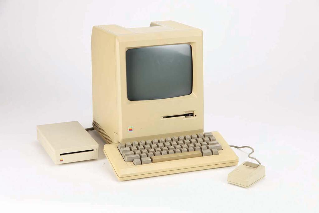 1981) Apple Macintosh (24 de
