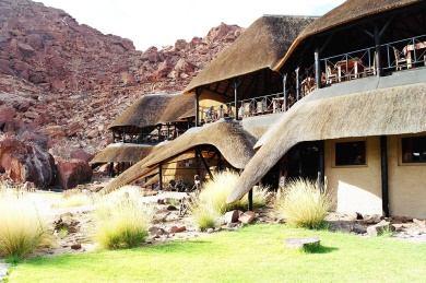 ) data Etapa 28/11 Windhoek Arebbush Travel Lodge http://www.arebbusch.