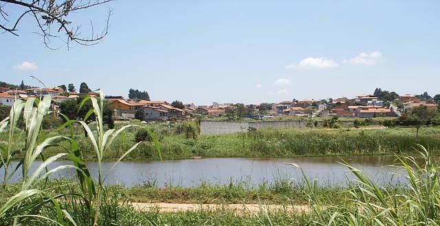 muro Figura 61: Vista do lago que está no