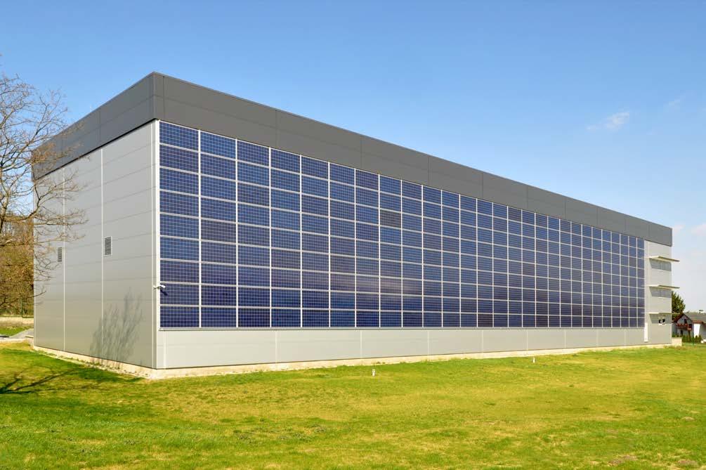Os módulos fotovoltaicos podem ser usados tanto com ou sem ventilação traseira nas fachadas, claraboias ou sótãos, proporcionando maior liberdade