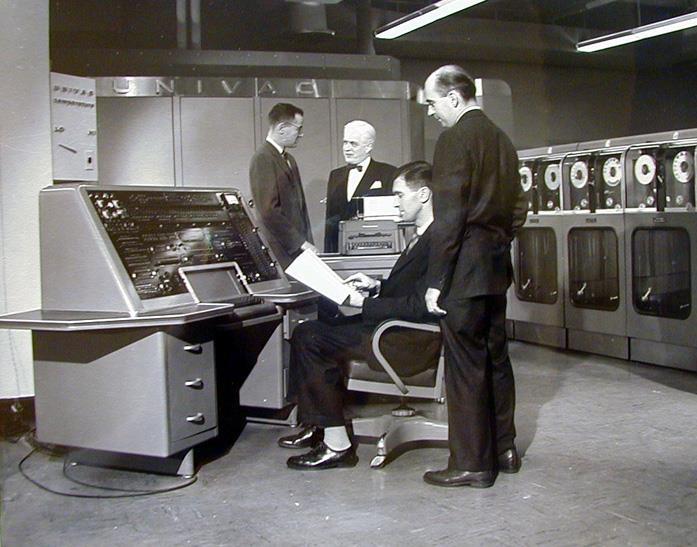 1946-1957: A Válvula a Vácuo 1951: O primeiro computador comercial