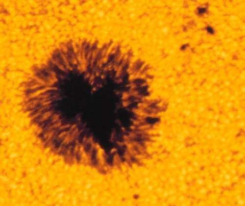 3 O Sol ativo Manchas Solares Umbra Penumbra http://www.physics.unc.
