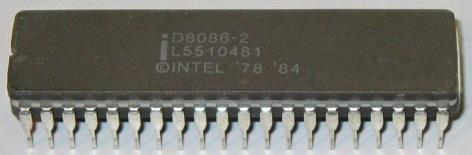 Evolução dos Computadores Circuitos integrados processadores da INTEL: INTEL 4004 Ano: 1971 Freq.: 108 khz 2.