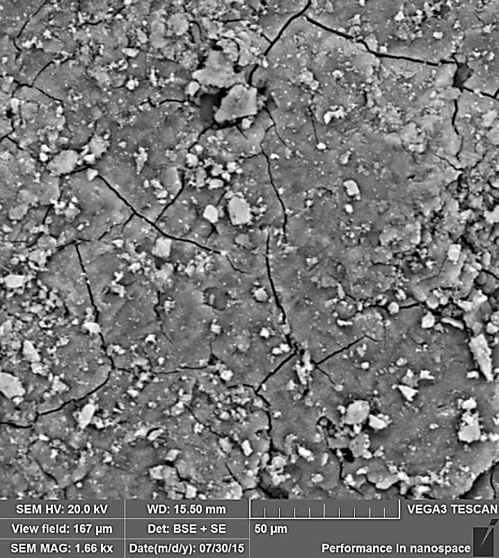 131 (a) EDS 1 EDS 2 EDS 3 (b) Figura 58 - Micrografia obtida por MEV da amostra extraída da pasta com 25 % de sílica ativa, EDS da kev superfície