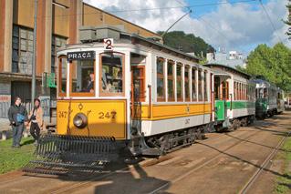 EVENTOS EM DESTAQUE Desfile Anual de Carros Elétricos Históricos e comemoração dos 14 anos da inauguração