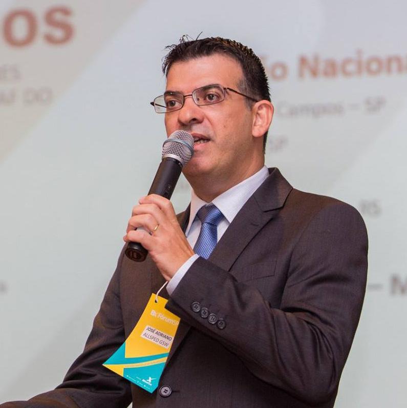 BX BlueTax COORDENAÇÃO CIENTÍFICA JOSÉ ADRIANO PINTO Coordenador e professor de MBA na BlueTax/FAI, Professor de MBA no IPECONT/FAI; Coordenador Científico e Palestrante na BlueTax; Sócio-Diretor na