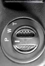 O interruptor de ajuste da rotação do motor permite a seleção do giro (RPM) ideal para cada tipo de