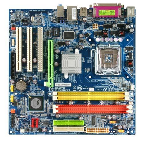 Estrutura de um sistema Informático Placa Principal ou Placa-mãe ou Motherboard A placa mãe ou motherboard é a parte do computador responsável por conectar e interligar todos os componentes do