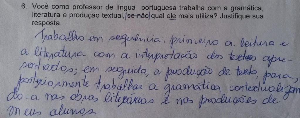 reescrita, com o intuito de mostrar um mesmo texto com olhares diferentes. O eixo de reescrita foi bem explorado nas teorias de Bakhtin, a partir desses estudos Oliveira (2007, p.