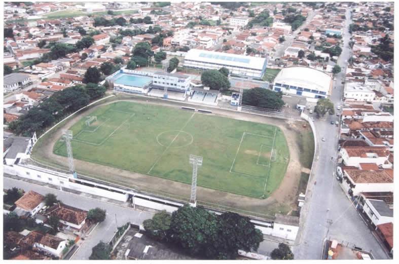 Escola Superior de Cruzeiro) VISTA AÉREA DO