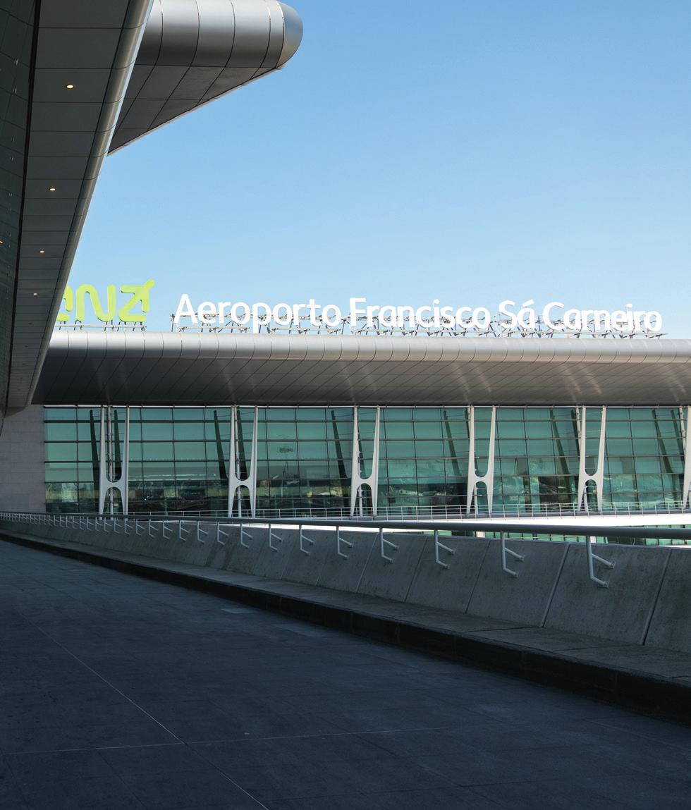 4 o melhor país na Europa em termos de Qualidade de Estradas Aeroporto do Porto > Segundo melhor aeroporto da Europa 2017 (Airport Councils International) > Com ligação às principais cidades da