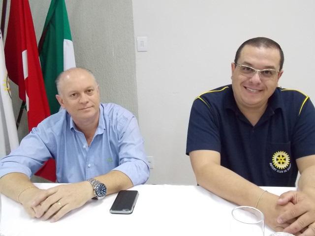 Gemperli, pelo apadrinhamento de Cacilda Faria Ribeiro e José Renato Fusco, respectivamente.