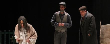 TEATRO: À MANHÃ 14H30 PARA AS INSTITUIÇÕES