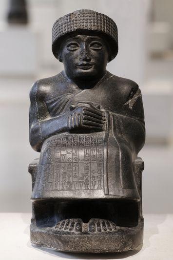 Uma das 18 estátuas de Gudea, ensi (chefe) de