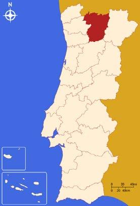 altitude. A população de Vila Real ronda os 52.000 habitantes e tem uma área de 370 km 2 (5). Figura 1: Distrito de Vila Real assinalado a vermelho no mapa de Portugal [Fonte: https://pt.wikipedia.