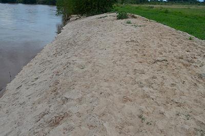 Depósito de areia no horizonte A pela enchente, em 2016