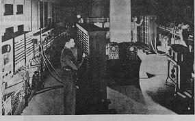 O Computador ENIAC - 1945 Electronic Numerical Integrator And Calculator Primeiro computador eletrônico.