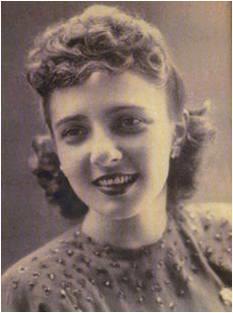 LUCY GARCIA MAIA: A PRIMEIRA AVIADORA POTIGUAR Nasceu em Natal em 1918, filha de tradicional família natalense, foi educada na