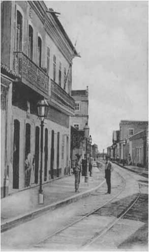 A INTENTONA COMUNISTA DE 1935 O governador Rafael Fernandes estava participando de uma solenidade, no teatro Carlos Gomes hoje Alberto Maranhão, acompanhado de vários auxiliares, quando