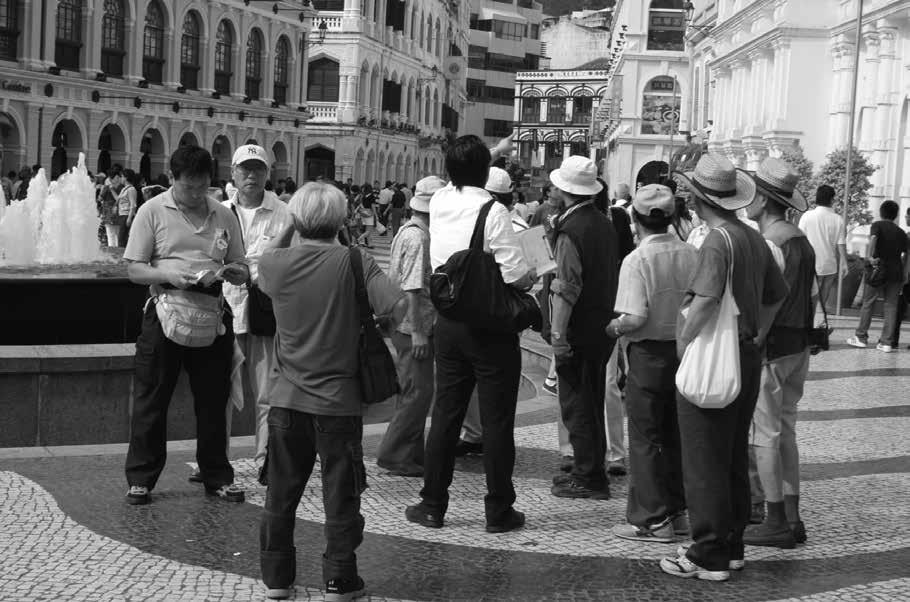 06 JTM LOCAL Quarta-feira, 24 de Julho de 2013 AUMENTO DE 4,2% EM TERMOS ANUAIS Visitantes de Macau superam os 14 milhões Mais de 14,1 milhões de pessoas visitaram Macau nos primeiros seis meses do