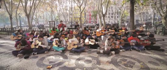 Guitarra (a partir do 3º ano) quartas e sextas das 16h30 às 17h30 A Academia de Guitarra está ativa no Centro Helen Keller desde 2002.