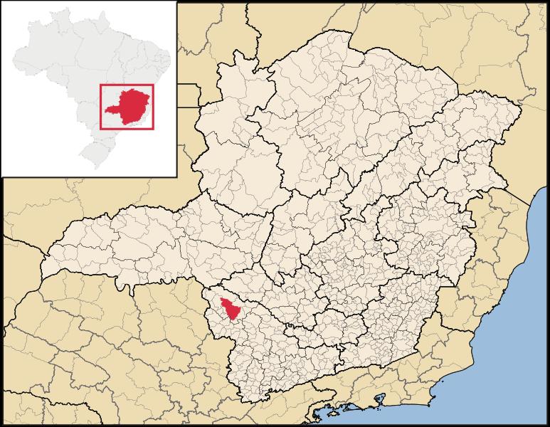 MUNICÍPIO DE PASSOS: Localizado no interior do estado de Minas Gerais População de 107.661 habitantes (IBGE, 2012) Considerado 4.