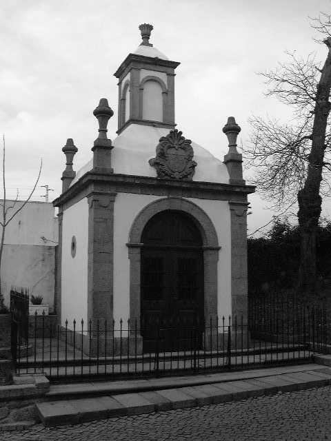 CAPELA JUNTO À IGREJA CONVENTUAL DE SÃO SALVADOR R18 REFERÊNCIA 58 Alameda Padre Alcino Azevedo