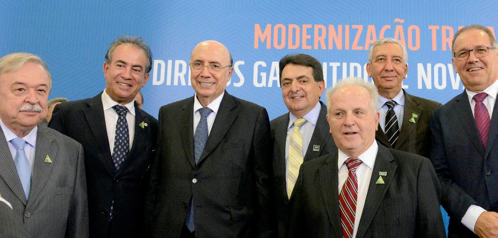 BOLETIM ELETRÔNICO FIEG ANÁPOLIS Presidente participa do ato de sanção da reforma trabalhista no Palácio do Planalto O presidente da Federação das Indústrias do Estado de Goiás, Pedro Alves, e o