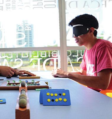 TODAS AS IDADES JOGOS SENSORIAIS Divertida experiência lúdica que estimula as habilidades sensoriais e a memória, com jogos e brincadeiras para pessoas com e sem