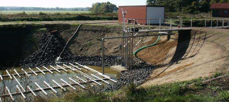 Lagoa SBR transformação eficiente de uma lagoa Concentração de biomassa Efluente tratado Lodo em excesso Entrada Aeração Saida Exemplo de Alemanha transformação em lagoa SBR e