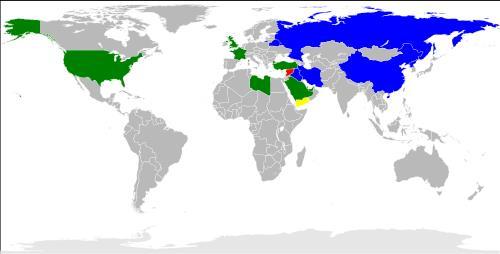 Mapa do mundo mostrando o envolvimento militar dos países na guerra civil síria: Países que apoiam o governo sírio (Rússia, China,