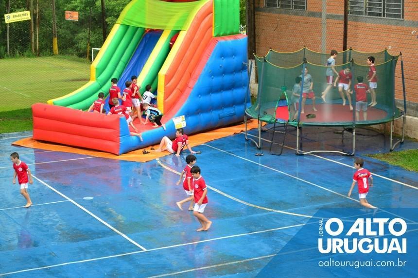 Domingo de Vôlei de Areia na AABB FW - Na tarde do domingo, 11 de dezembro, a quadra de vôlei de areia da AABB de Frederico Westphalen foi palco de uma divertida e acirrada disputa entre associados