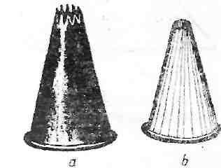 3, a) cu virful zimţat sau duiuri (fi. 3, b) (forme metalice) cu virful drept.