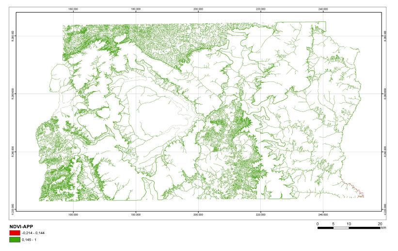 d) Cartas temáticas das APPs totais e das APPs por Bacias Hidrográficas Com a sobreposição das máscaras geradas na imagem do NDVI, chegaram-se às cartas imagem das APPs totais do DF (Figura 4) e de