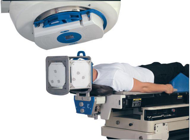 SISTEMA DE IMOBILIZAÇÃO - FRAME Os acessórios que imobilizam o paciente durante o tratamento (arco, couch mount, encaixe com a mesa) devem ser mecanicamente rígidos.
