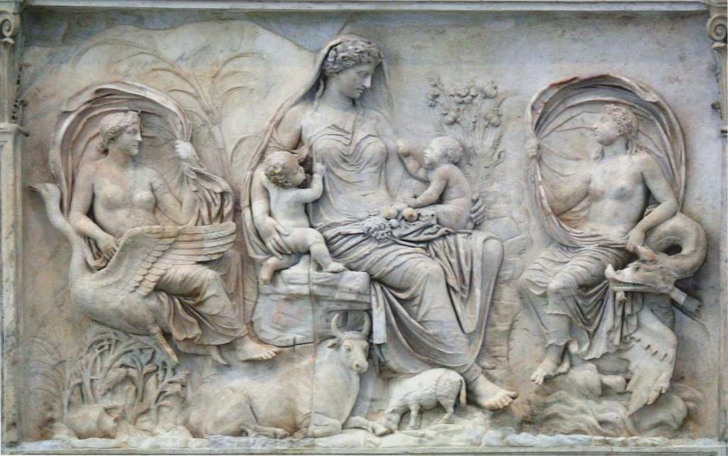 O primeiro grande monumento da escultura imperial foi a Ara Pacis (32 a.c.), que também foi uma obra-prima da arquitetura romana.