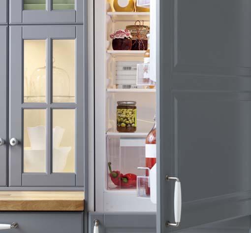 71 INTEGRADOS Esconda o frigorí co por detrás das portas de cozinha com a nossa