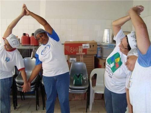 Entretanto, ela reafirma que a ginástica laboral - prática comum em empresas que adotam exercícios físicos - provoca mais estresse por ser obrigatória e reduzir o