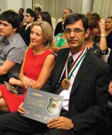 A Medalha do Mérito da Educação Física - Professor Murillo Barreto de Azevedo foi entregue a Luciano Sulino da Silva (CREF 001451-G/ SC); Neusa Maria Burigo (CREF 00049-G/SC) e Sidinei Dorneles da