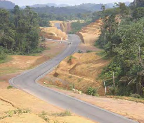 A MSF iniciou em 2006 a sua actividade na República da Guiné Equatorial, através da construção da Estrada de ligação entre as localidades de Evinayong, Acurenam e Medunu, na Província do Centro Sul,