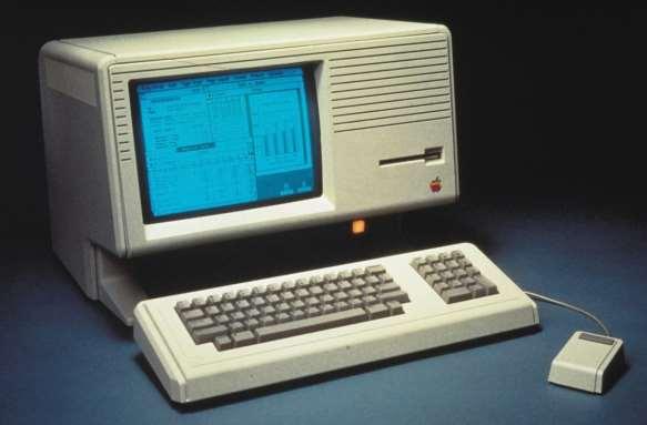 gastava muito dinheiro em projetos como o Apple Lisa, que no fim foi um fracasso comparado ao tempo e ao dinheiro gasto nele.