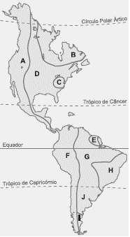 Esses rios são o Paraguai, Uruguai e o Paraná, que estão, respectivamente, numerados por a) 5, 6 e 7 b) 6, 5 e 7 c) 4, 5 e 6 d) 5, 6 e 4 e) 4, 5 e 7 7ª Questão: Sobre os aspectos humanos da América
